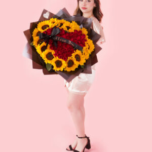 corazon de girasoles y rosas